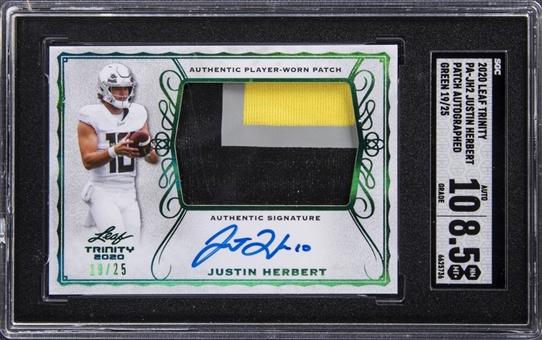 2020 Leaf Trinity Green #PA-JH2 Justin Herbert Signed Patch Rookie Card (#19/25) - SGC NM-MT+ 8.5/SGC 10